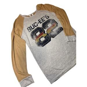 Buc-ee’s 82 Baseball Jersey Raglan Tee Small Gray Tan Graphic Long Sleeve